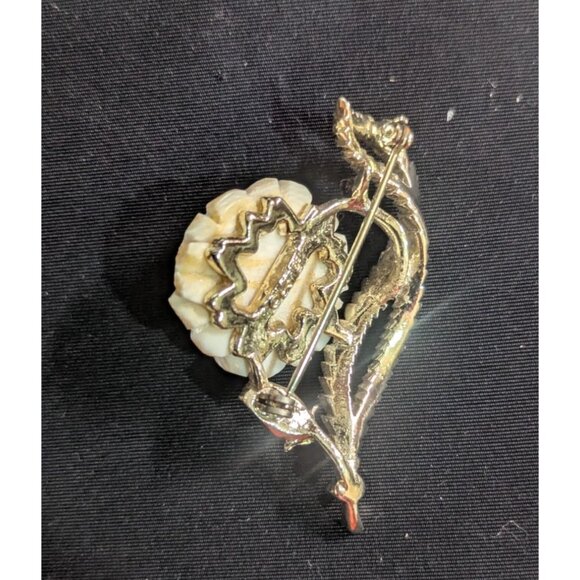 Gold Tone Lisner Floral Brooch With cream Rose Leaf Details Elegant Statement - Picture 3 of 6